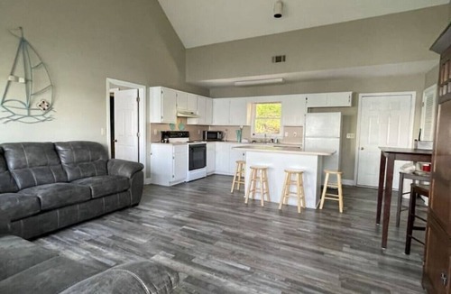 Chambers County Cabin | Southern Lakeside Cabin #15