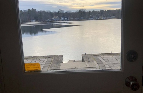 Hampstead Cottage | Southern New Hampshire lakefront