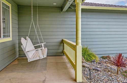 Central Point House | Southern Oregon charmer with RV parking