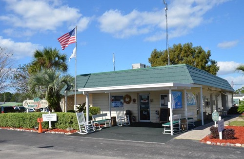 Eustis Resort | Southern Palms Park Model 9
