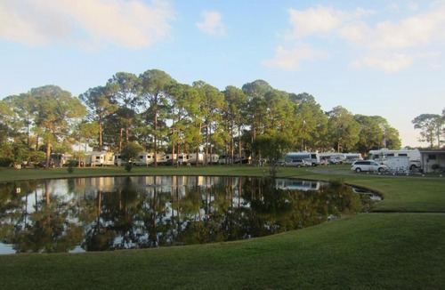 Eustis Resort | Southern Palms Park Model 13