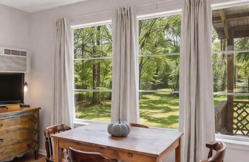 Uncertain House | Southern Pearl Waterfront Charm -Kayaks & Canoes
