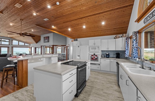 Southern Shores House | Southern Shores/OBX - Spectacular Oceanfront Setting- Primo Views-Pool/HotTub