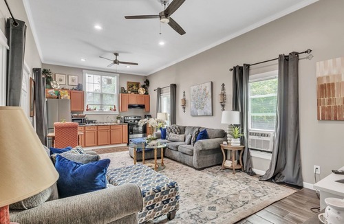 Mayhew House | Southern Sisters Retreat - The Lisa
