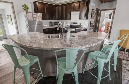 West Park House | Southgate: 800 Yards to Campus/Kyle Field
