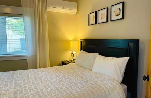 Rama Villa | SouthLake Cottage on The Lake.
