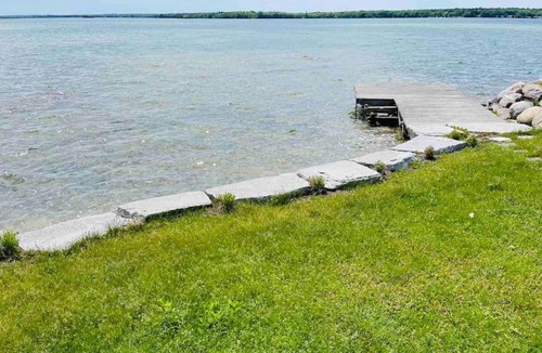 Rama Villa | SouthLake Cottage on The Lake.