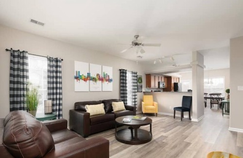 Keene House | Southside Charmer with king bed.