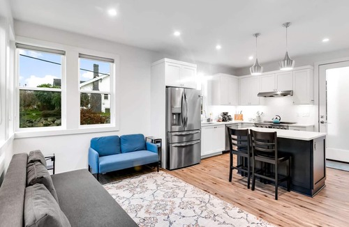 North Beacon Hill House | Southside Sanctuary – Modern Comforts