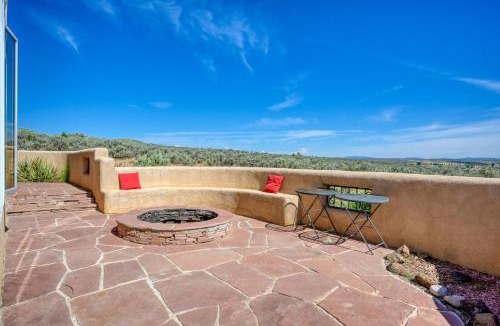 Ranchos De Taos House | Southwest Stunner