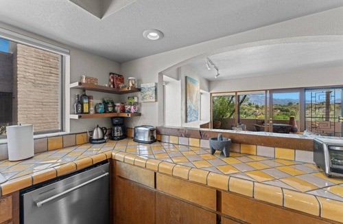 Catalina Foothills Estates House | Southwest Sunset Home Stunning Mountain & City Views