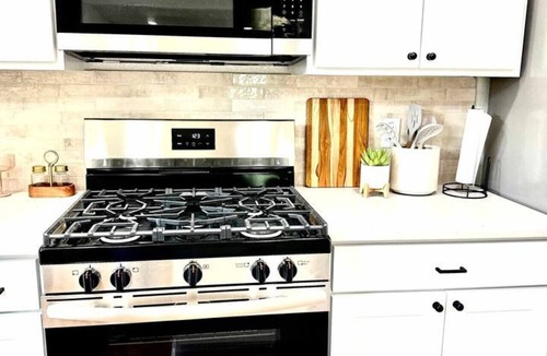 Nederland House | Southwest x Southeast 3BR 2BA