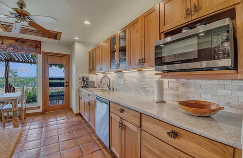 Mesilla Park House | Southwestern Hilltop Retreat + Pool