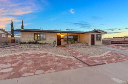El Paso House | Southwestern Modern 4 Bedroom