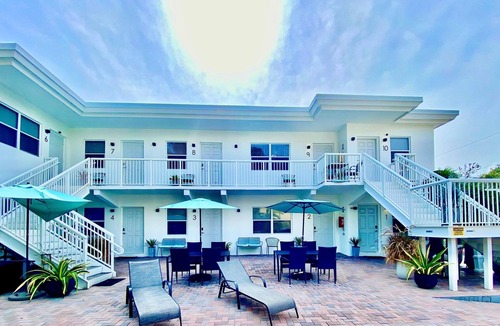 Hollywood South Central Beach Condo | Southwinds #3 for 2, Queen Studio, Steps to Beach