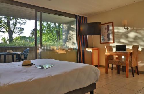 Rouret Hotel | SOWELL Family Le Vallon