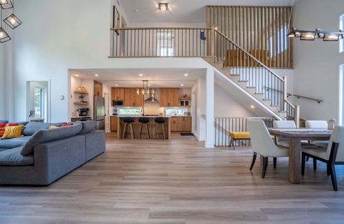 Lac-Swell Ski Chalet | Spa, Foosball, Pool table, Game Room | Le Kouzy