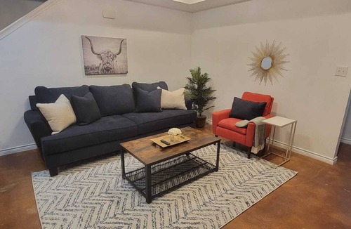 Medical Center District House | SP2 - Private Backyard - Free Driveway Parking- In-unit washer and Dryer