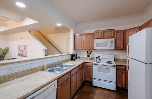 Medical Center District House | SP3 Newly Reno Home 30% OFF! Mins to Medical Center