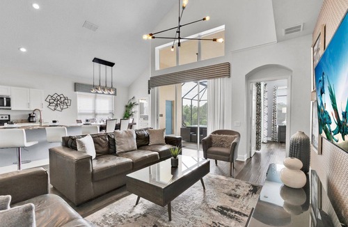Windsor Palms House | SP8131 Summary: Welco