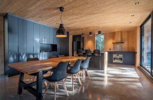 Saint-Alphonse-Rodriguez Ski Chalet | Spa and Escape by the Water | Loveshack