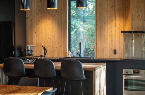 Saint-Alphonse-Rodriguez Ski Chalet | Spa and Escape by the Water | Loveshack