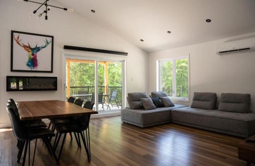 Chute-Saint-Philippe Ski Chalet | Spa and Lakefront - Oasis des chutes