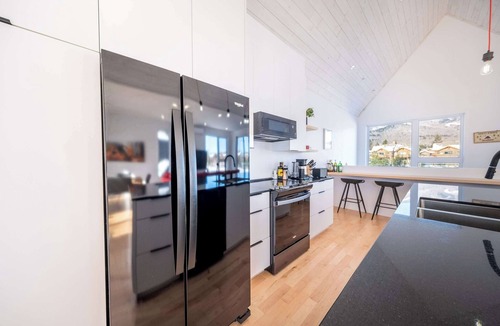 Beaupre Ski Chalet | Spa and Mountain View | World Cup