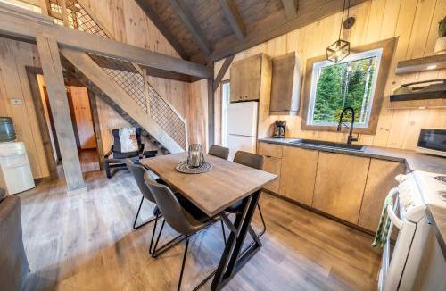 Sainte-Euphemie-sur-Riviere-du-Sud Ski Chalet | Spa and Nature - Chalet des Pins Rouge