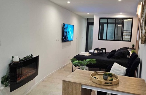 Clermont-l'Herault Apartment | SPA Apartment - W & M Suite