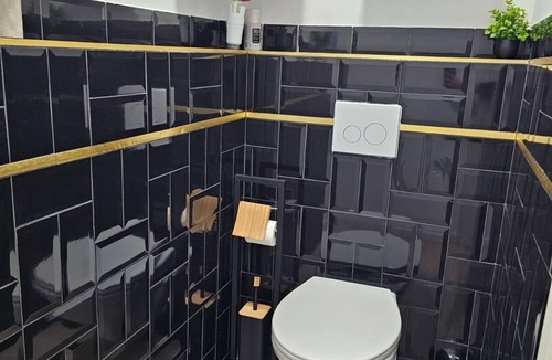 Clermont-l'Herault Apartment | SPA Apartment - Lovers Suite