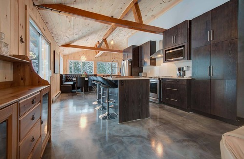 Blue Sea Ski Chalet | Spa by Lake Edja | Chalet Yellow Mellow