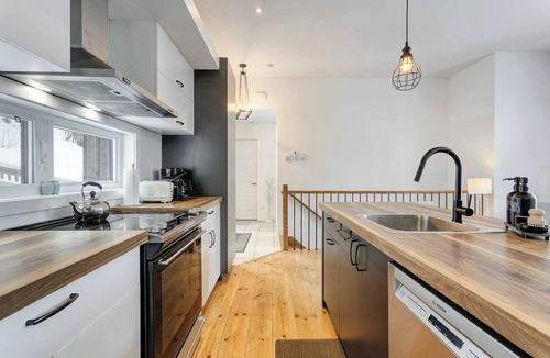 Sainte-Emelie-de-L'Energie Ski Chalet | Spa & Lake Access | Cariboo
