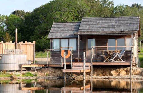 Ploemel Ski Chalet | Spa cabin