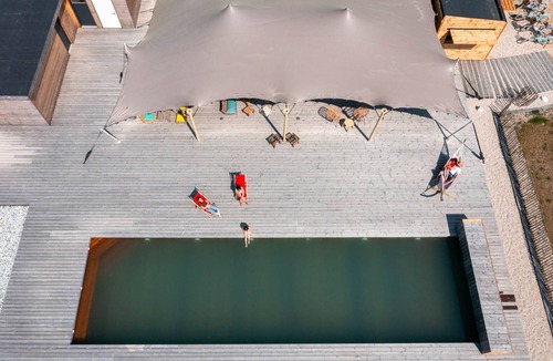 Ploemel Ski Chalet | Spa cabin