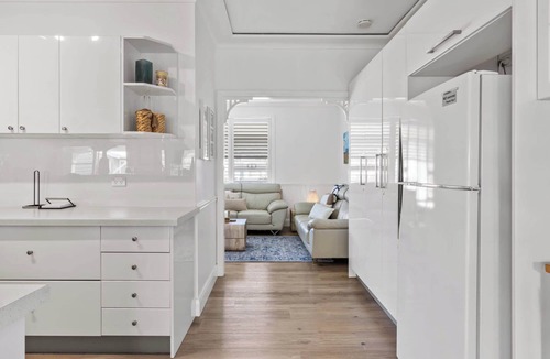 Budgewoi House | Spa & Chill Lodge Sum