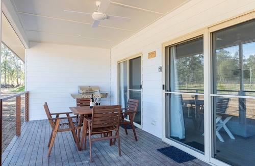 Pokolbin Ski Chalet | Spa Cottage, overlooking vineyard