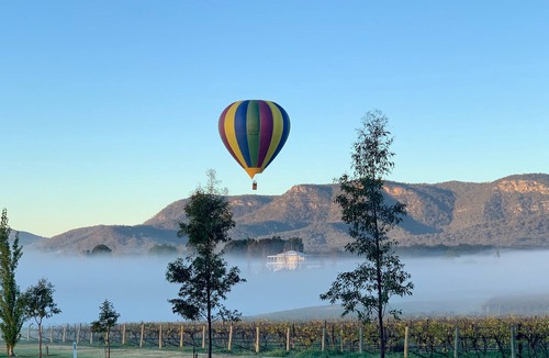 Pokolbin Ski Chalet | Spa Cottage, overlooking vineyard