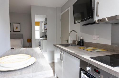 Cheltenham Apartment | Spa Court