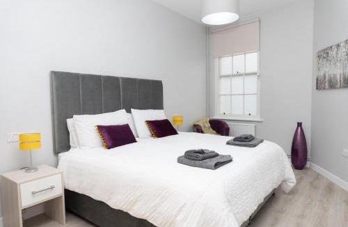 Cheltenham Apartment | Spa Court