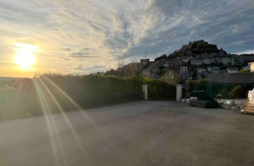Severac-le-Chateau Villa | spa de nage et jacuzzi à Séverac d'Aveyron