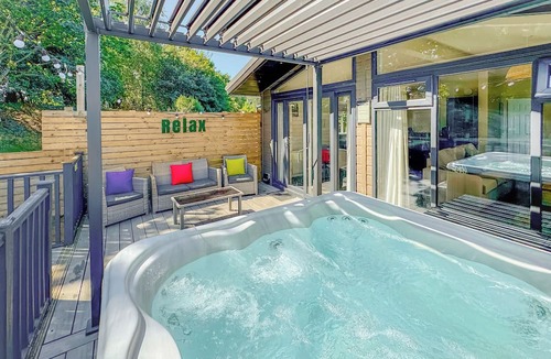 Raywell Ski Chalet | Spa Dreamaway (Pet Garden)