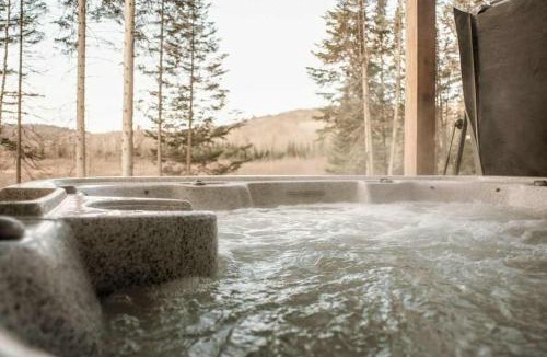 Val-des-Monts Ski Chalet | Spa Firepit & Nature - Chalet de la Colonie