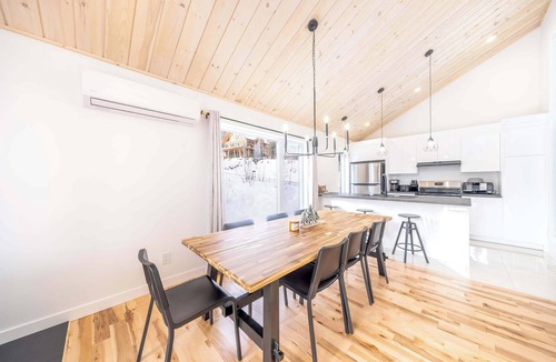 Saint-Philemon Ski Chalet | Spa & Foosball | Le WKD