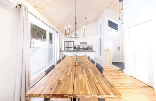 Saint-Philemon Ski Chalet | Spa & Foosball | Le WKD