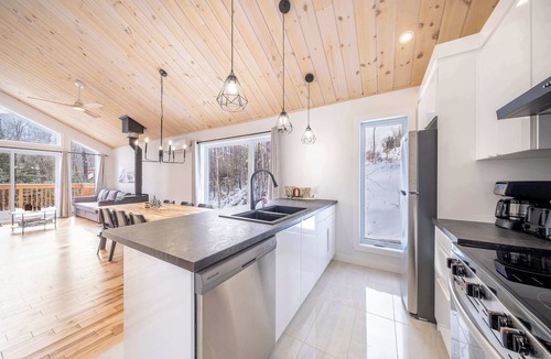 Saint-Philemon Ski Chalet | Spa & Foosball | Le WKD
