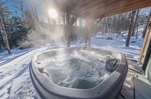 Saint-Philemon Ski Chalet | Spa & Foosball - Le WKD