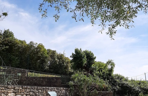 Saint-Andre-de-Roquepertuis House | Spacious family-run Roses gîte, calm, disconnection, Cèze valley near Ardèche