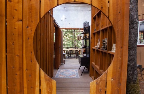 Rough and Ready Cottage | Spa getaway forest cottage