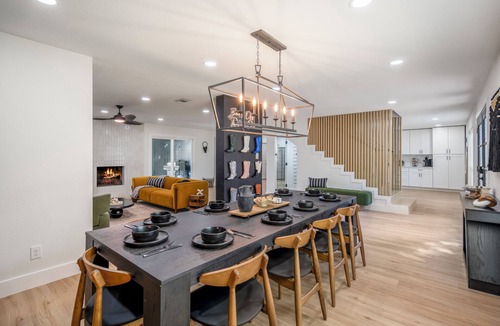 Garden Oaks House | Spa&Hot Tub, BBQ, Firepit, Gameroom, Western Boots